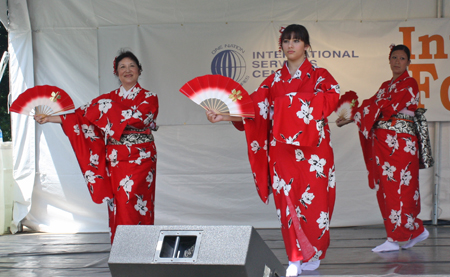 Sho-jo-ji Japanese Dancers