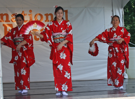 Sho-jo-ji Japanese Dancers