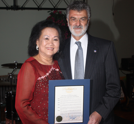 Giahoa Ryan and Cleveland Mayor Frank Jackson