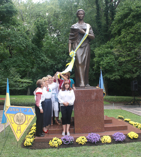 Ukrainian National Women's League of America cut ribbon on Lesya Ukrainka statue