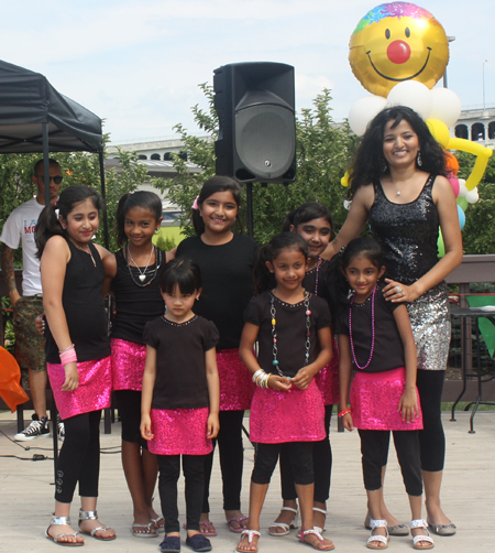 Bollywood Dancers