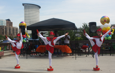 Happy Drum Dance by young Chinese Americans in Cleveland