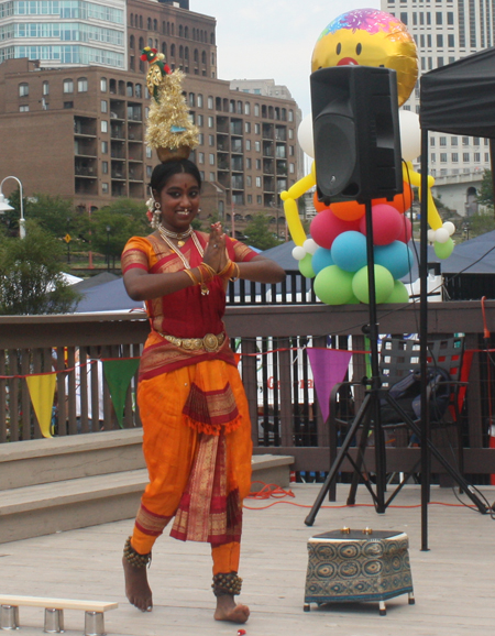 Mahima Venkatesh performing the traditional South Indian Karagattam Dance