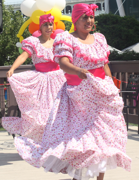 Cleveland Peru community Lando Dance