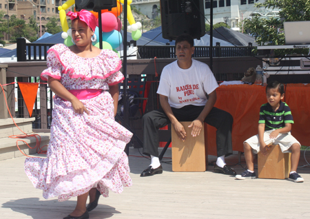 Cleveland Peru community Lando Dance