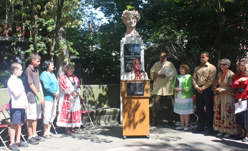 Julia Kucmanic from the Cleveland Junior Tamburitzans sang the US and Croatian National Anthems