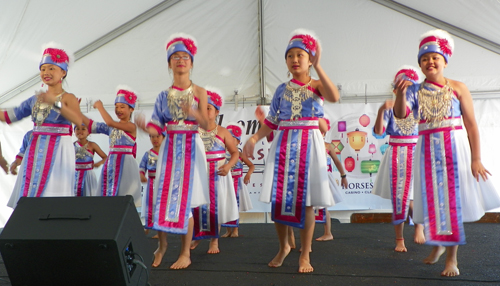 Paj Tawg Tshiab (blooming flower) Hmong dance group