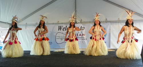 Hula dances from the Polynesian and Hawaiian Islands peformed by Polynesian Hula Fusion