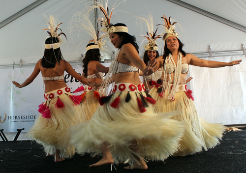 Hula dances from the Polynesian and Hawaiian Islands peformed by Polynesian Hula Fusion