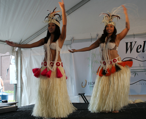 Hula dances from the Polynesian and Hawaiian Islands peformed by Polynesian Hula Fusion