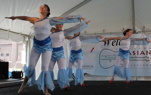 Yin Tang and students from the Ariel International Music Academy performed a traditional Chinese sword dance 