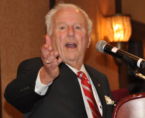 Nacy Panzica giving his acceptance speech