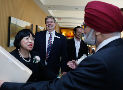 Ratanjit Sondhe welcoming Margaret Wong