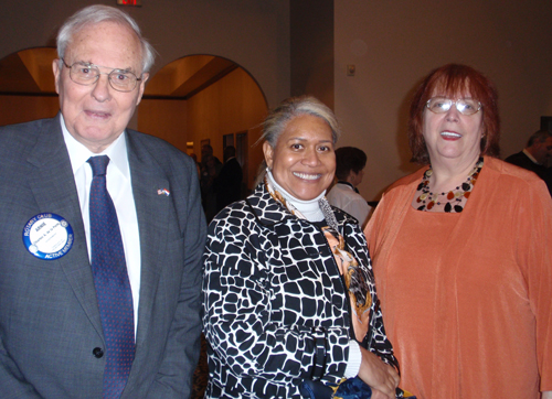 Consul Arnie de la Porte (Netherlands), Consul Sandra Morgan (UK) and Debbie Hanson