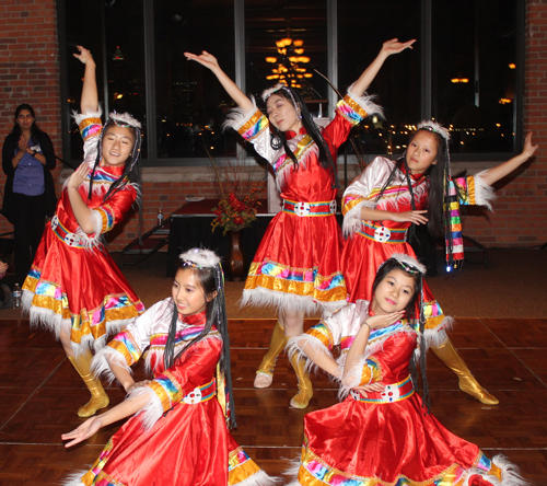 Young ladies from the Great Wall Enrichment Center of Cleveland performed Happy Zhou Ma Tibetan Dance 