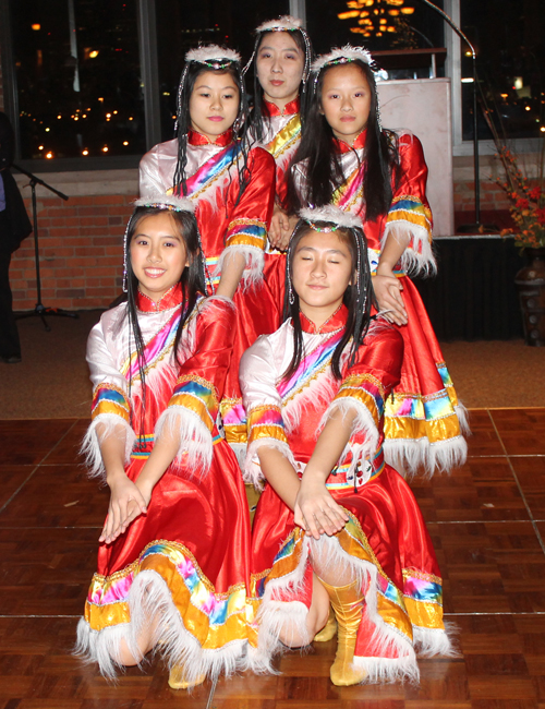 Young ladies from the Great Wall Enrichment Center of Cleveland performed Happy Zhou Ma Tibetan Dance 