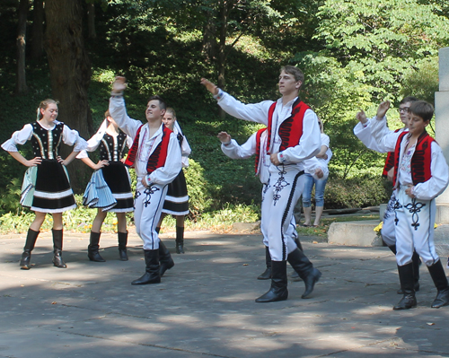 Lucina Slovak Folk Ensemble