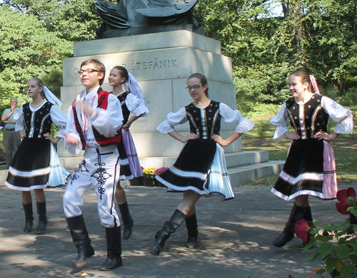 Lucina Slovak Folk Ensemble