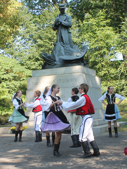 Lucina Slovak Folk Ensemble