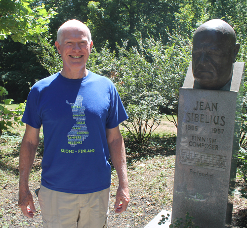 Ken Quiggle with bust of Jean Sibelius