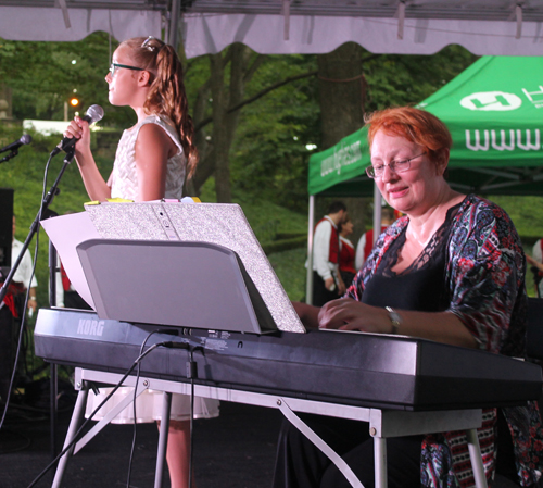 Polina Kornyushenko and pianist Olga Druzhinina 