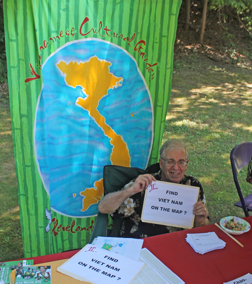 Joe Meissner Vietnamese Cultural Garden on One World Day 2016