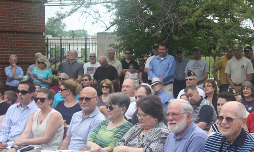 Crowd at Viking Veterans Memorial dedication