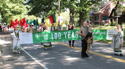 Lithuanian community in One World Day Parade of Flags