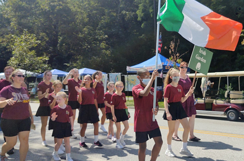 Irish Cultural Garden in Parade of Flags at One World Day 2021