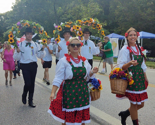 Polish Cultural Garden in Parade of Flags at One World Day