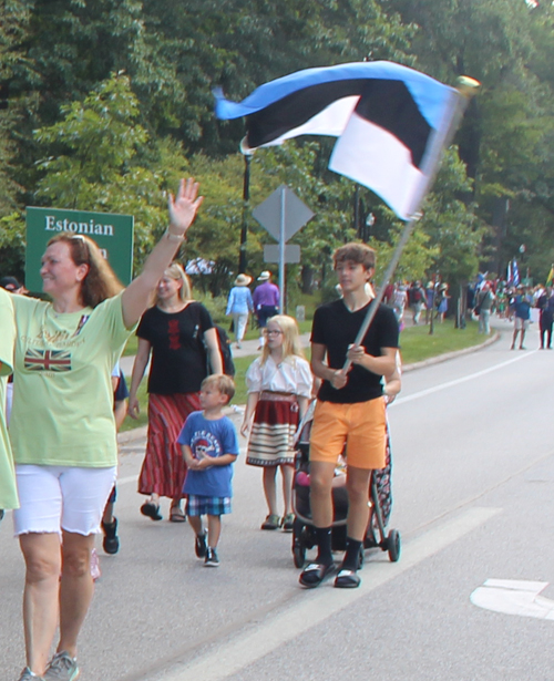 Estonian Cultural Garden in the Parade of Flags at One World Day 2021