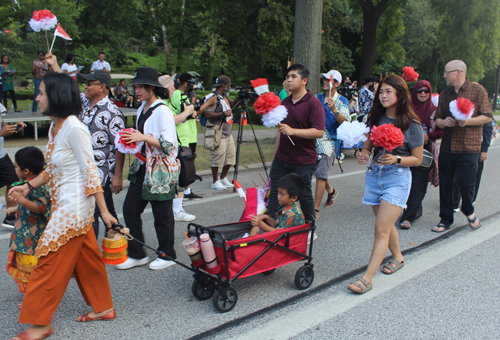 Indonesia community in Parade of Flags at One World Day