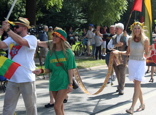 Lithuanian Cultural Garden in Parade of Flags on One World Day 2021