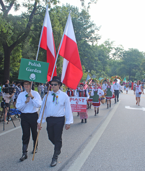 Polish Cultural Garden in Parade of Flags at One World Day