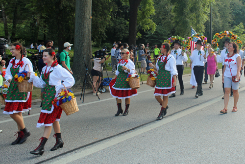 Polish Cultural Garden in Parade of Flags at One World Day