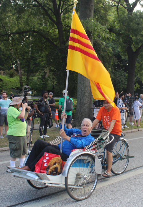 Joe Meissner of Vietnamese Garden in One World Day Parade of Flags 2021