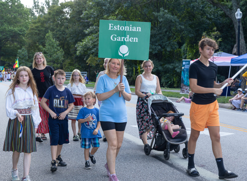 Estonian Cultural Garden in the Parade of Flags at One World Day 2021