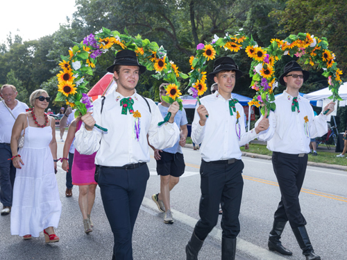 Polish Cultural Garden in Parade of Flags at One World Day