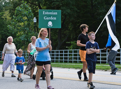 Estonian Cultural Garden in the Parade of Flags at One World Day 2021