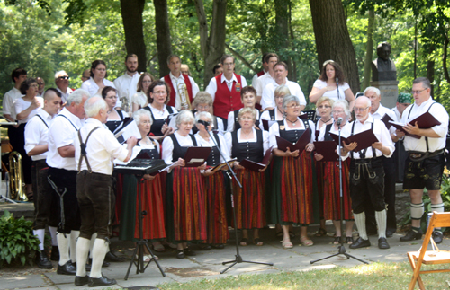 Schuhplattler und Trachtenverein Bavaria Singers