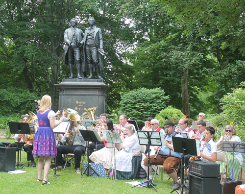 Cleveland Donauschwbische Blaskapelle in front of Goethe-Schiller statue