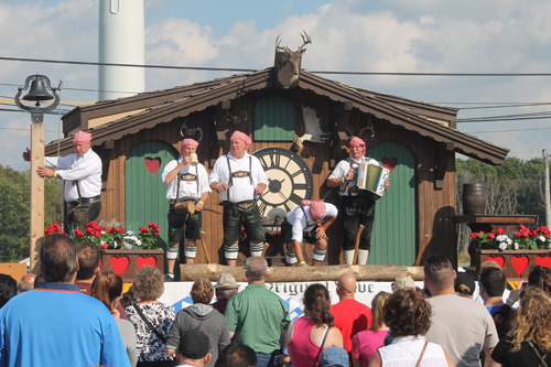 Living Glockenspiel at Oktoberfest