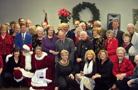 German Americans pose with Santa Claus in Cleveland