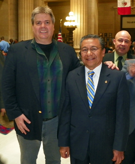 Dan Hanson and Mexican Consul Vincente Sanchez-Ventura