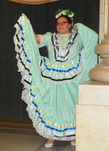 Alma de Mexico dancer Jackie Prosac