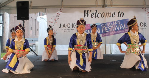 Paj Tawg Tshiab, Hmong Dance of Blooming Flowers, performed traditional Hmong dances in beautiful costumes at the 2016 Cleveland Asian Festival