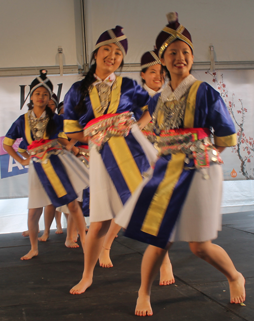 Paj Tawg Tshiab, Hmong Dance of Blooming Flowers, performed traditional Hmong dances in beautiful costumes at the 2016 Cleveland Asian Festival