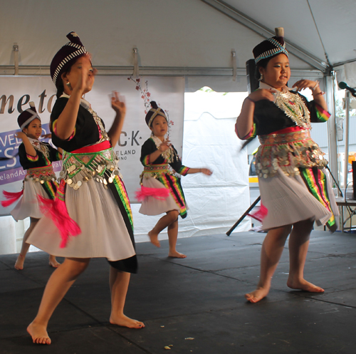 Paj Tawg Tshiab, Hmong Dance of Blooming Flowers, performed traditional Hmong dances in beautiful costumes at the 2016 Cleveland Asian Festival