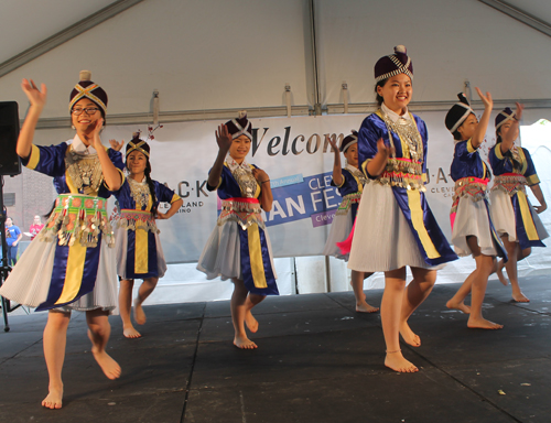 Paj Tawg Tshiab, Hmong Dance of Blooming Flowers, performed traditional Hmong dances in beautiful costumes at the 2016 Cleveland Asian Festival