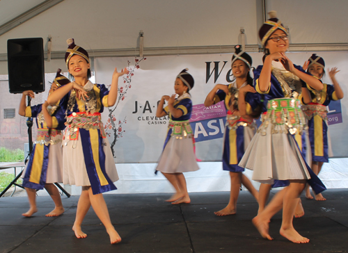 Paj Tawg Tshiab, Hmong Dance of Blooming Flowers, performed traditional Hmong dances in beautiful costumes at the 2016 Cleveland Asian Festival